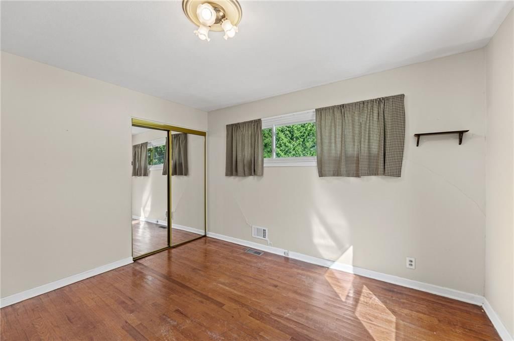 Photo 15 of 23 - 5718 W 75th Terrace, Prairie Village, KS 66208