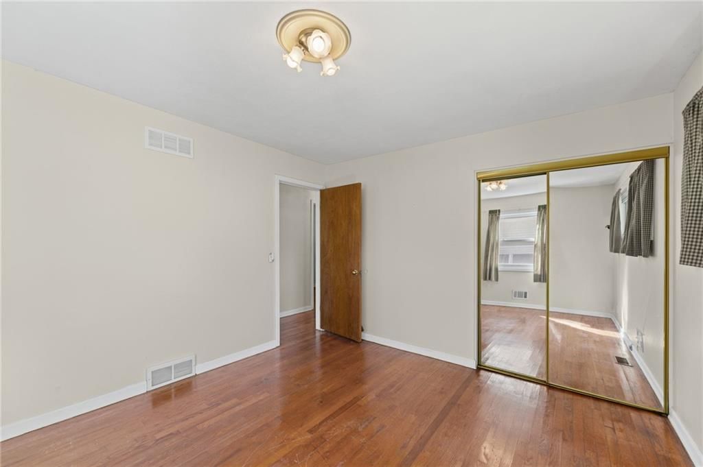Photo 16 of 23 - 5718 W 75th Terrace, Prairie Village, KS 66208