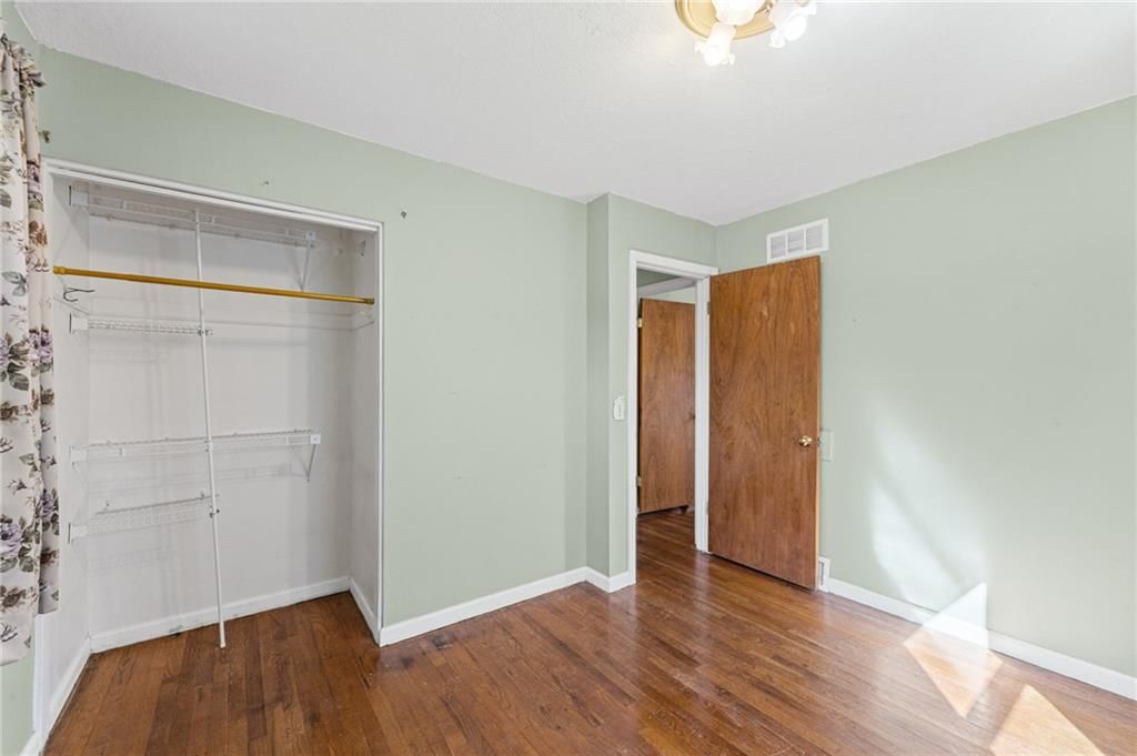 Photo 18 of 23 - 5718 W 75th Terrace, Prairie Village, KS 66208
