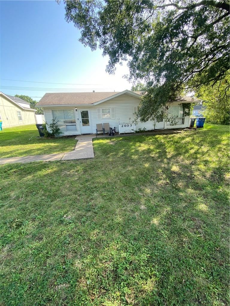 2603 NW Chipman Road, Lee's Summit, MO: listing photo 2