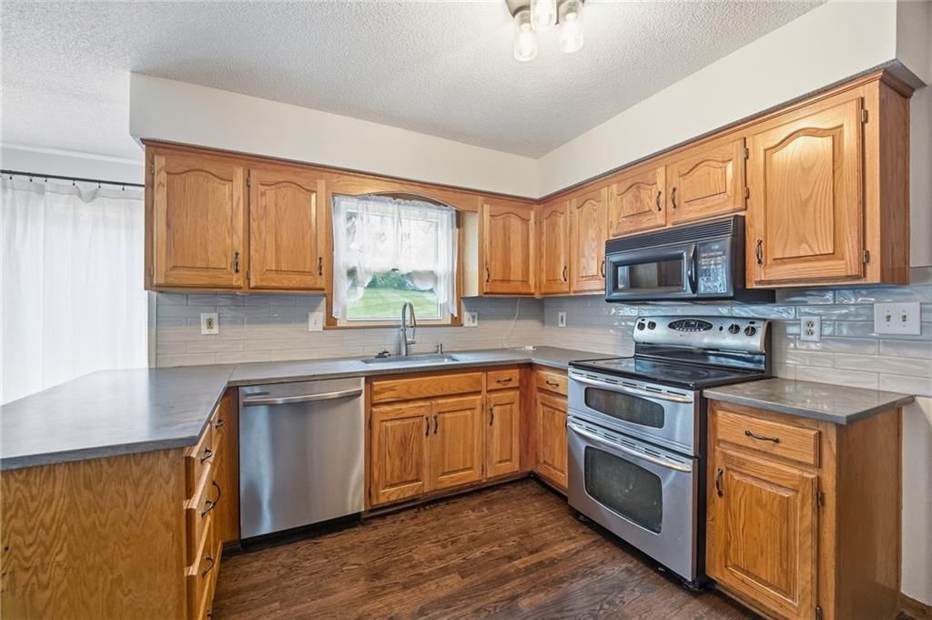 1404 Dartmouth Drive — photo 14