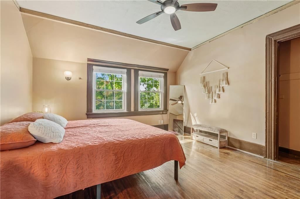 2406 Brooklyn Avenue — photo 17
