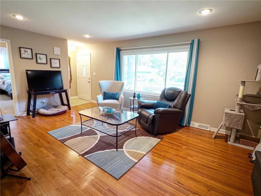 13200 logan Lane, Lenexa, KS: listing photo 3