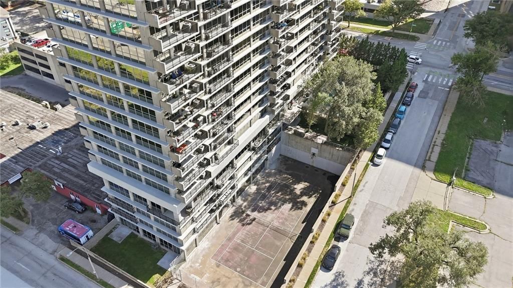 600 E Admiral Boulevard — photo 1