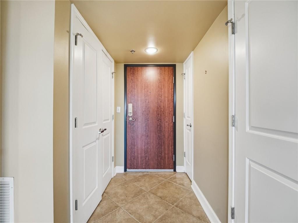 600 E Admiral Boulevard — photo 2