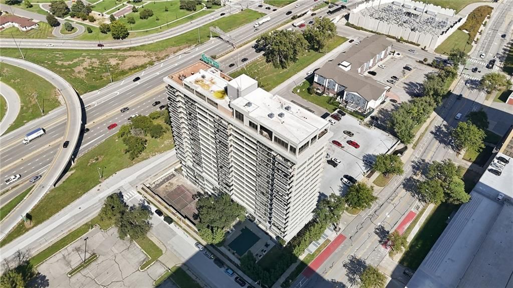 600 E Admiral Boulevard — photo 49