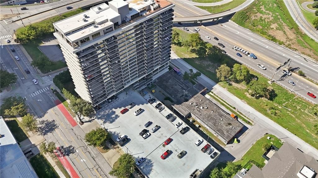 600 E Admiral Boulevard — photo 50
