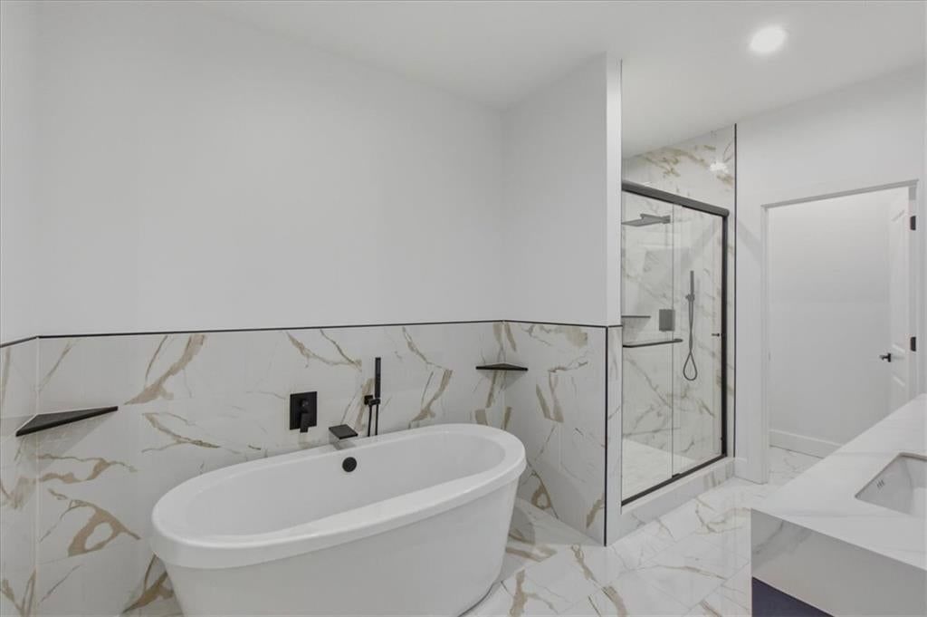 4126 Lloyd Street — photo 21