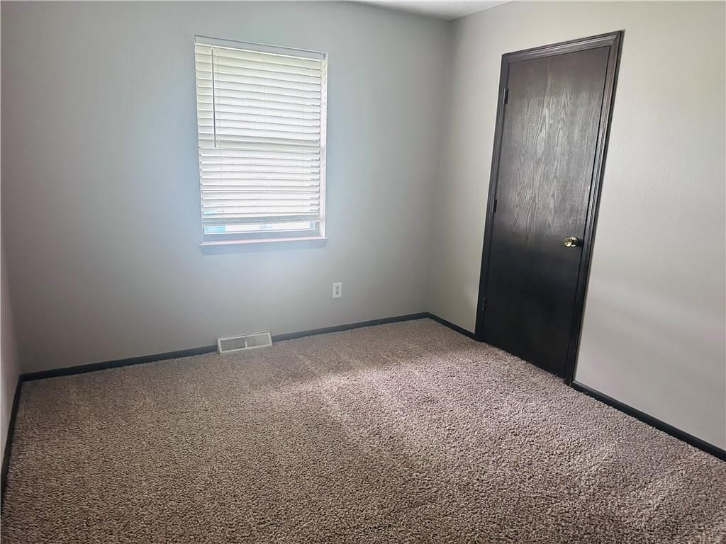 2504 SW Jackson Street — photo 8
