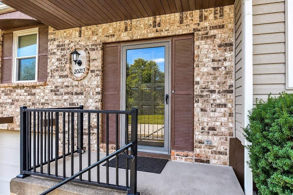 20213 E 16th Street N, Independence, MO: listing photo 2