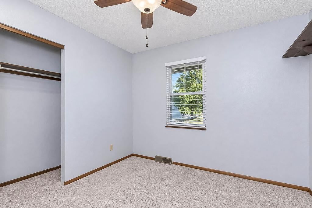 Photo 16 of 28 - 20213 E 16th Street N, Independence, MO 64056