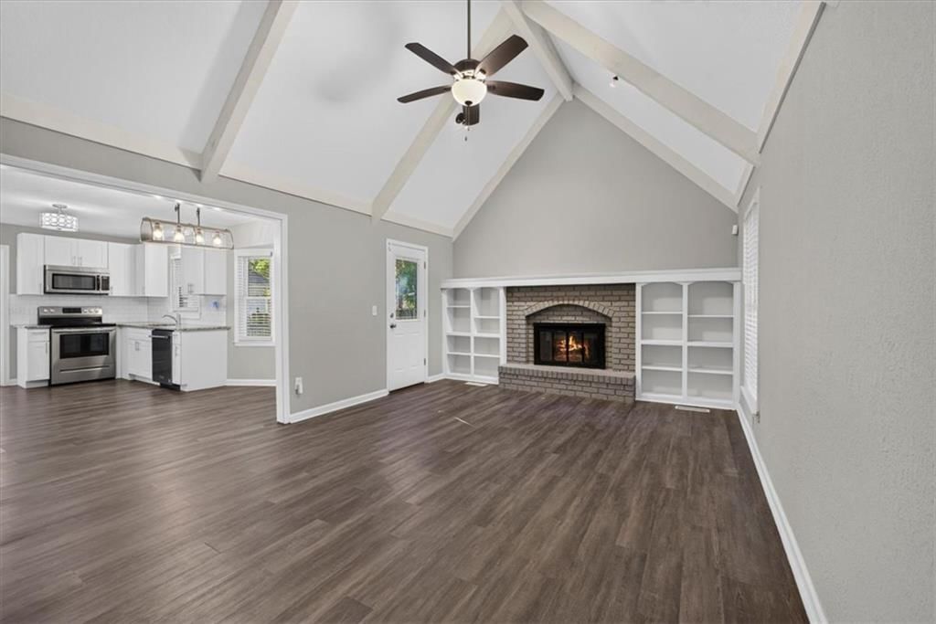 Open floor plan at 406 SE Richardson Place, Lee's Summit, MO 64063