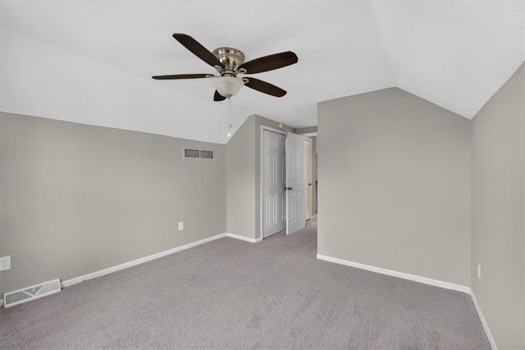Photo 25 of 37 - 406 SE Richardson Place, Lee's Summit, MO 64063