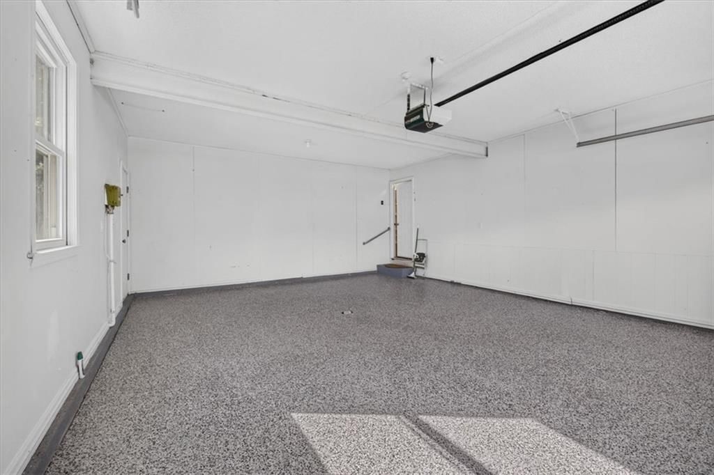 Epoxy garage floor at 406 SE Richardson Place, Lee's Summit, MO 64063