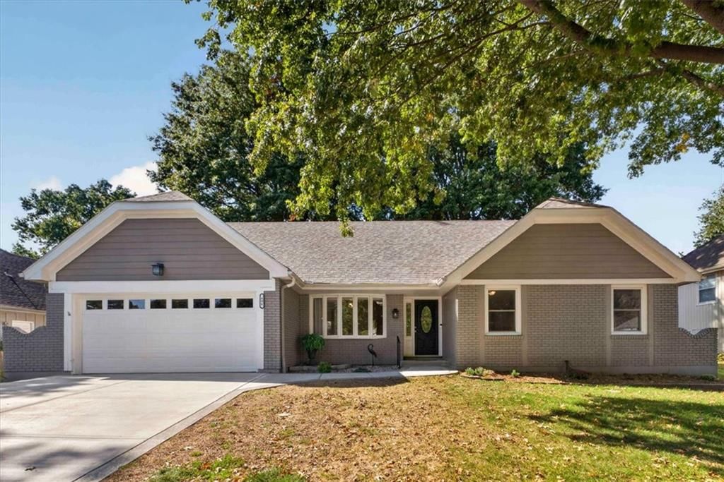 406 SE Richardson Place, Lee's Summit, MO