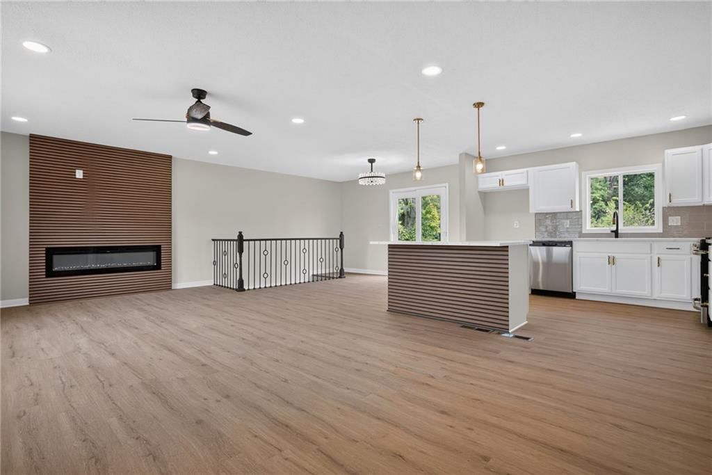 3439 N 33rd Terrace — photo 8