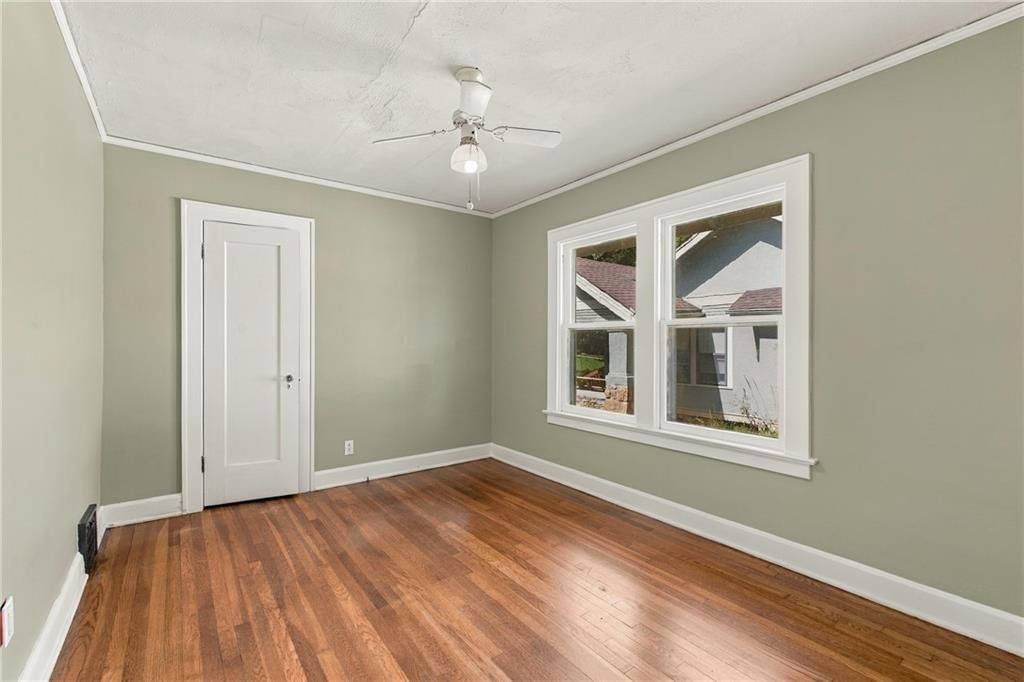 5817 Oak Street — photo 12