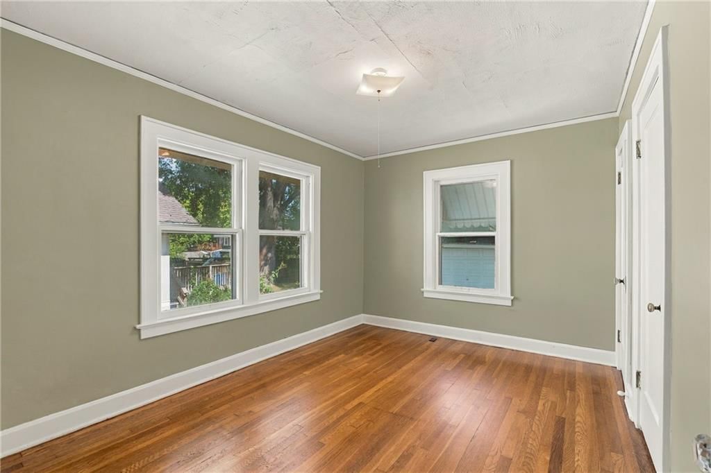 5817 Oak Street — photo 14