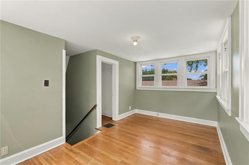 5817 Oak Street — photo 16