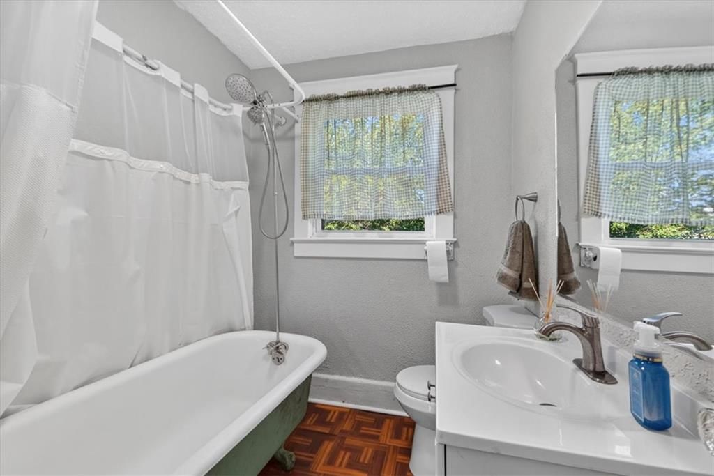 Photo 36 of 53 - 840 Barnett Avenue