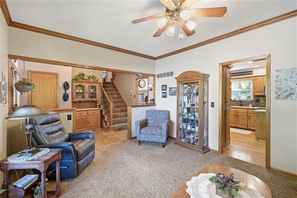 Photo 5 of 44 - 14715 S Arapaho Drive, Olathe, KS 66062