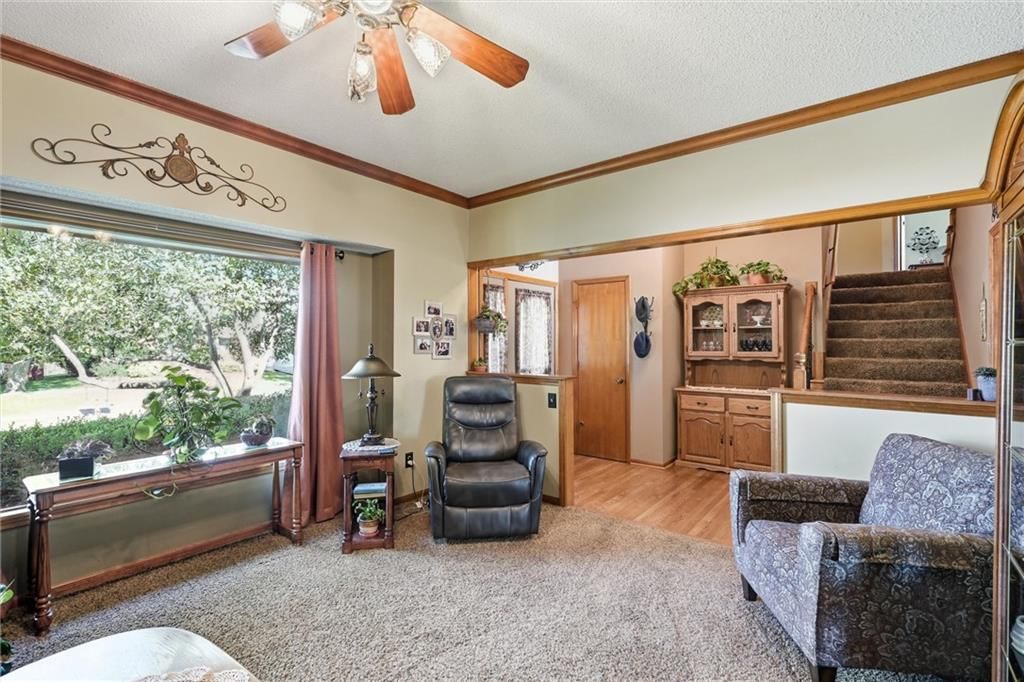 Photo 6 of 44 - 14715 S Arapaho Drive, Olathe, KS 66062
