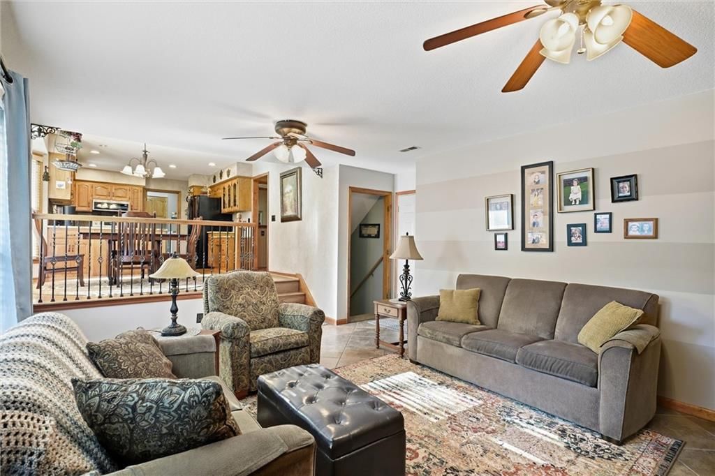Photo 15 of 44 - 14715 S Arapaho Drive, Olathe, KS 66062