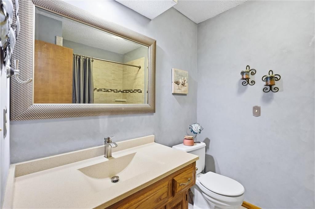 Photo 18 of 44 - 14715 S Arapaho Drive, Olathe, KS 66062