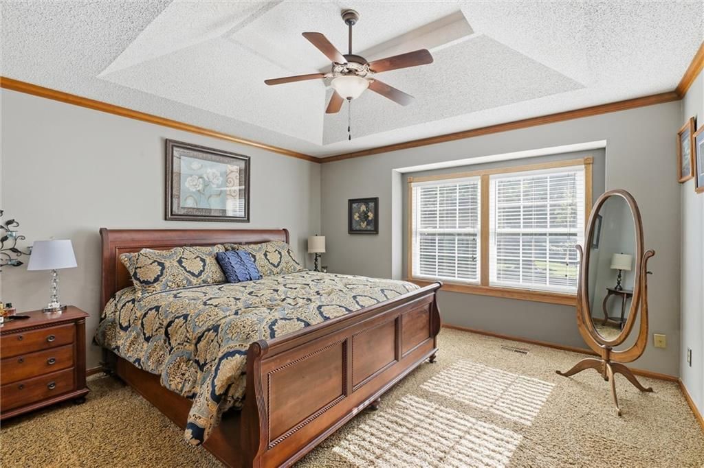 Photo 20 of 44 - 14715 S Arapaho Drive, Olathe, KS 66062