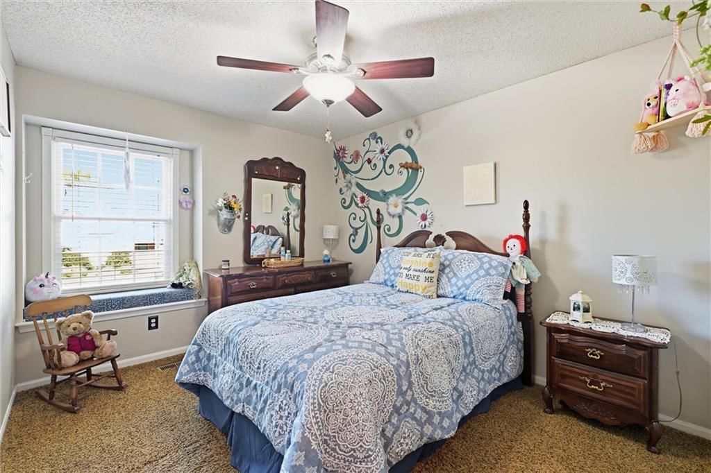Photo 24 of 44 - 14715 S Arapaho Drive, Olathe, KS 66062