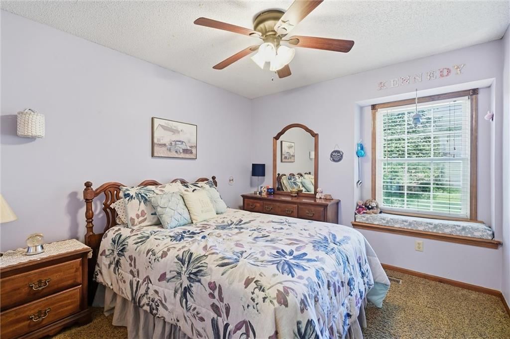 Photo 26 of 44 - 14715 S Arapaho Drive, Olathe, KS 66062
