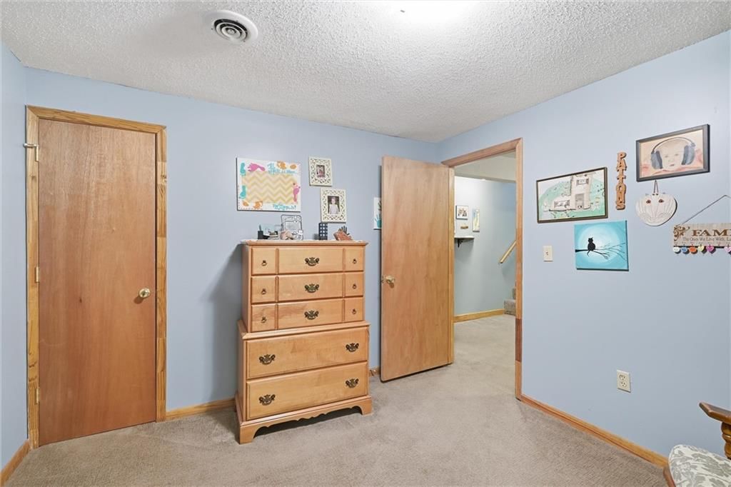 Photo 31 of 44 - 14715 S Arapaho Drive, Olathe, KS 66062