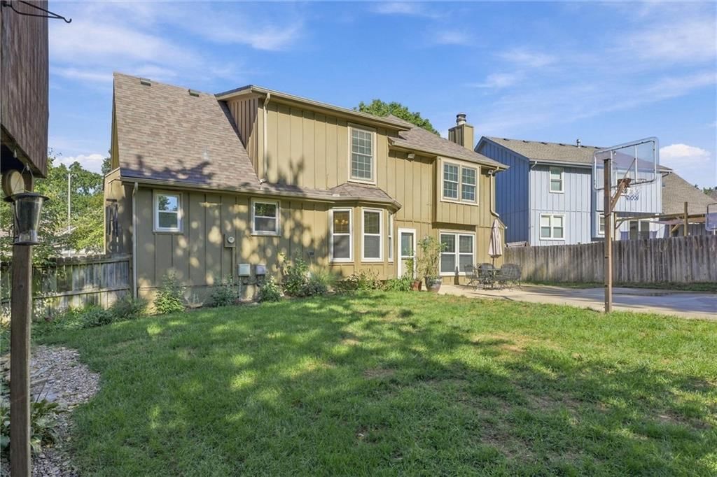Photo 36 of 44 - 14715 S Arapaho Drive, Olathe, KS 66062