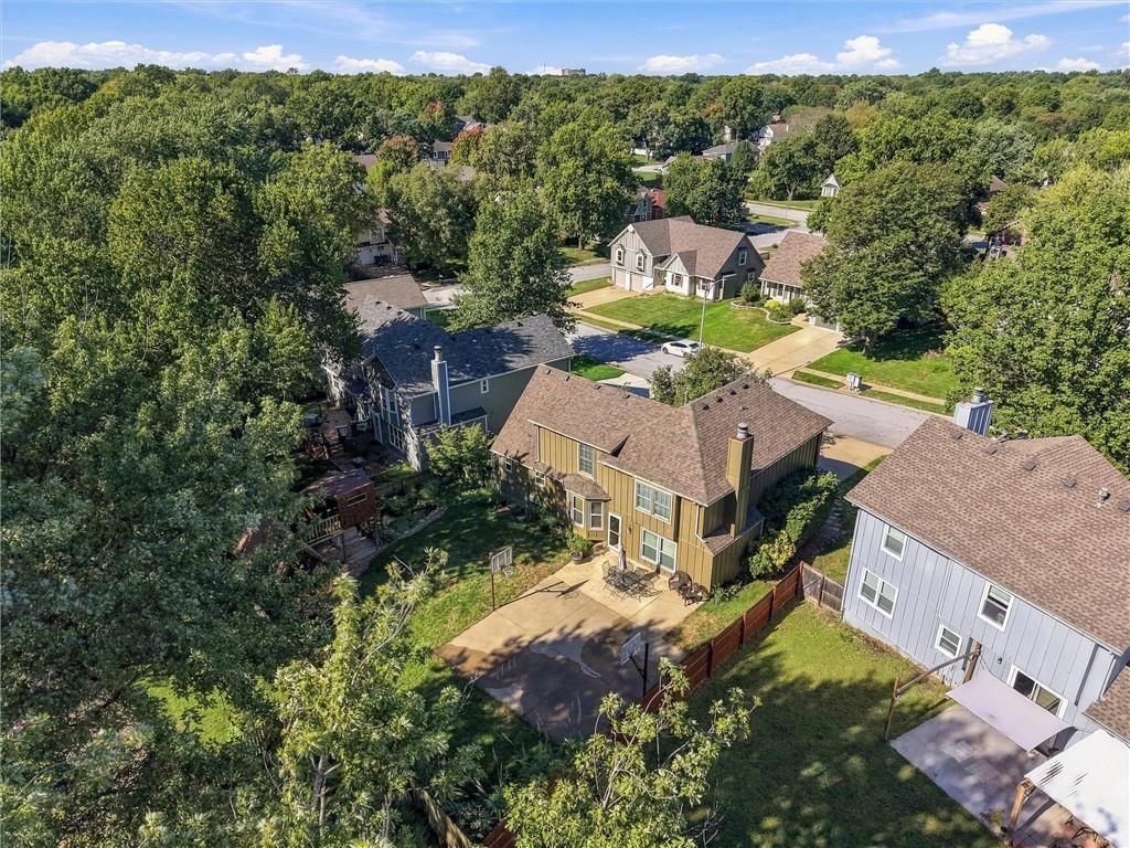 Photo 39 of 44 - 14715 S Arapaho Drive, Olathe, KS 66062