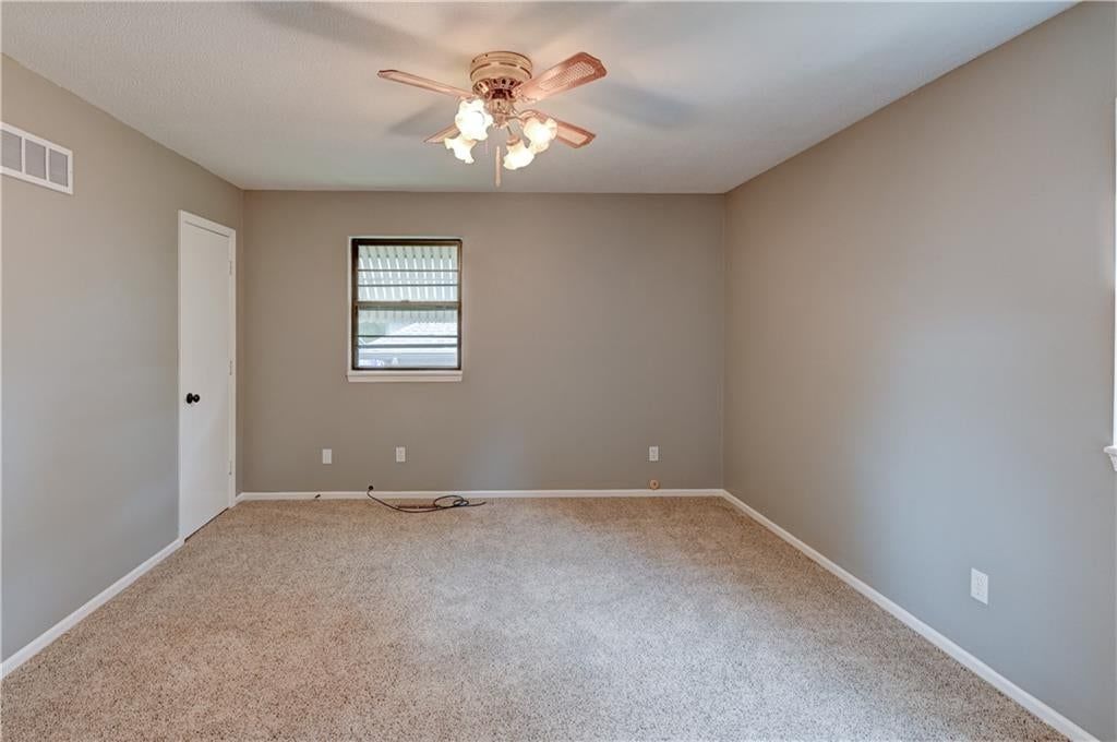 7608 NW 69th Street — photo 28