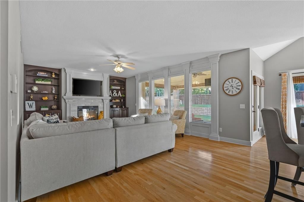 Photo 8 of 45 - 8614 Houston Street, Lenexa, KS 66227