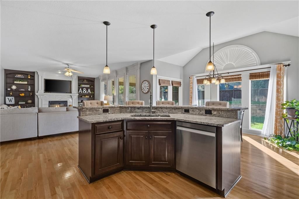 Photo 13 of 45 - 8614 Houston Street, Lenexa, KS 66227