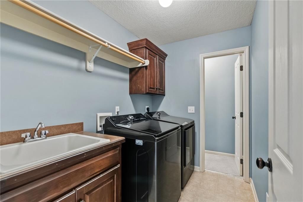 Photo 26 of 45 - 8614 Houston Street, Lenexa, KS 66227