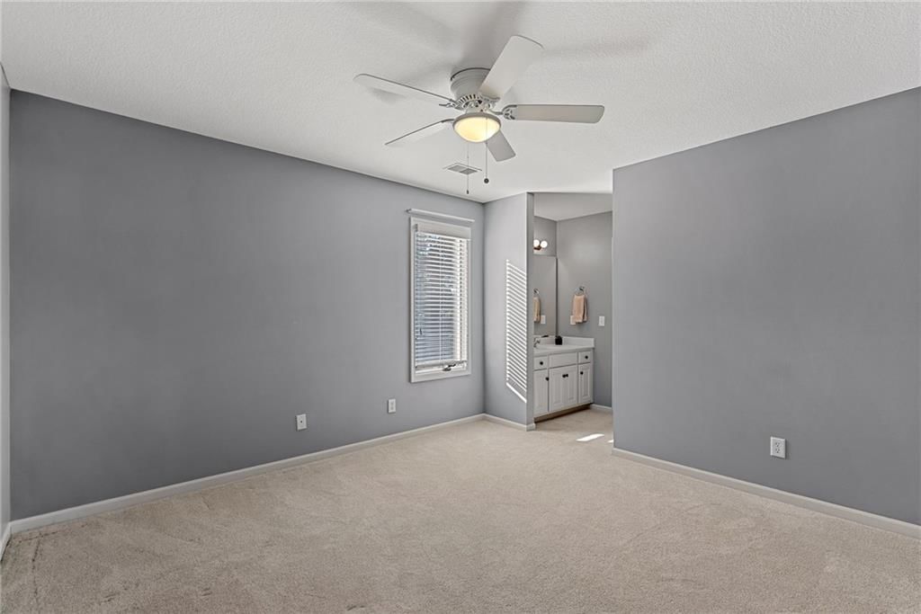 Photo 29 of 45 - 8614 Houston Street, Lenexa, KS 66227