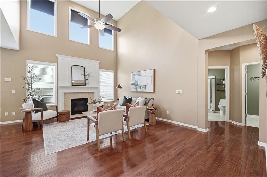 1200 SW Sapperton Road, Lee's Summit, MO: listing photo 3