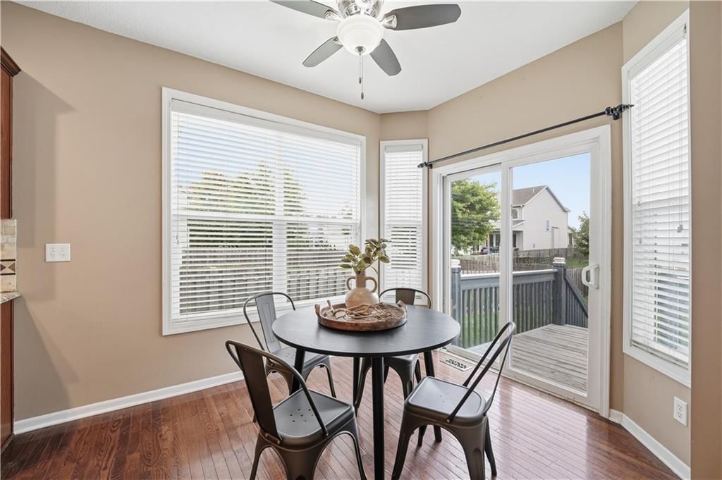 Photo 6 of 52 - 1200 SW Sapperton Road, Lee's Summit, MO 64083