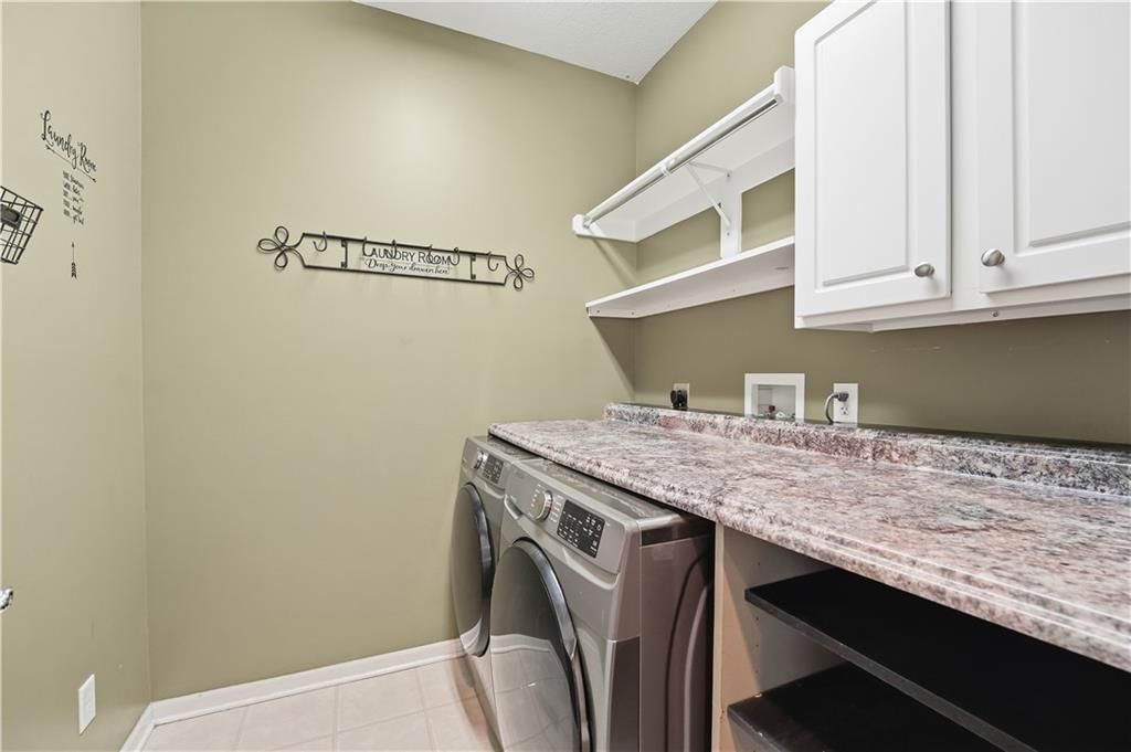 Photo 17 of 52 - 1200 SW Sapperton Road, Lee's Summit, MO 64083