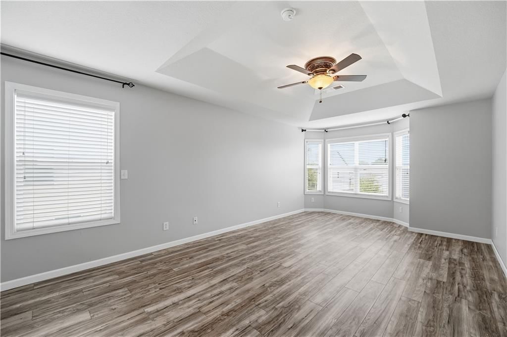 Photo 20 of 52 - 1200 SW Sapperton Road, Lee's Summit, MO 64083