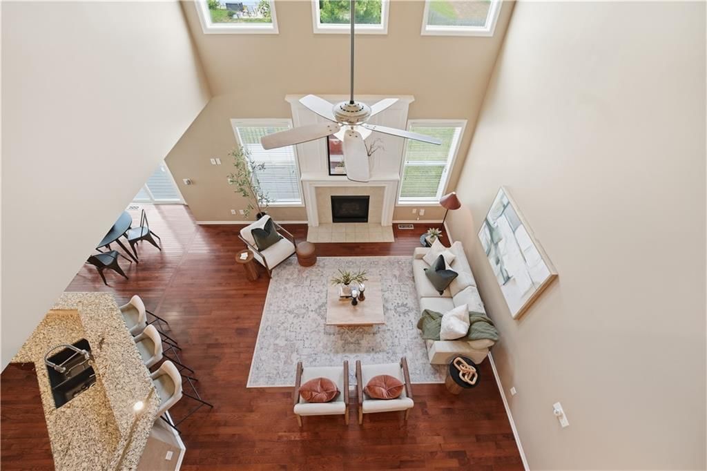 Photo 31 of 52 - 1200 SW Sapperton Road, Lee's Summit, MO 64083