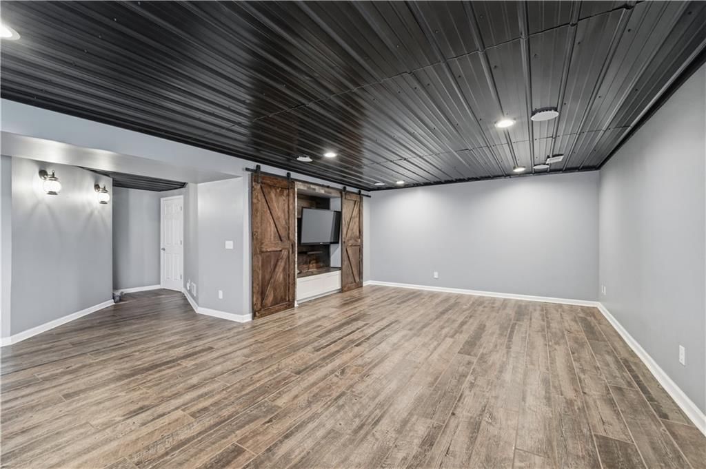 Photo 33 of 52 - 1200 SW Sapperton Road, Lee's Summit, MO 64083