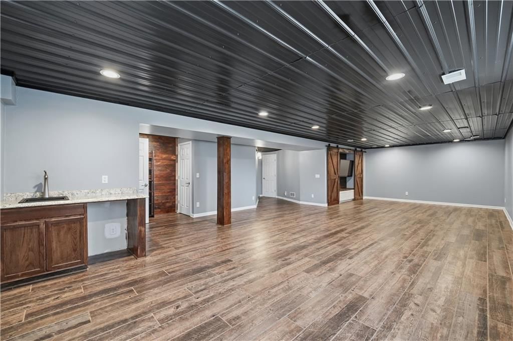 Photo 36 of 52 - 1200 SW Sapperton Road, Lee's Summit, MO 64083
