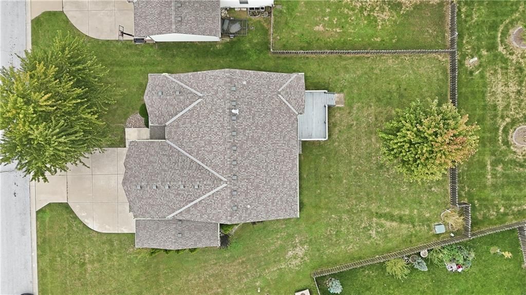 Photo 49 of 52 - 1200 SW Sapperton Road, Lee's Summit, MO 64083
