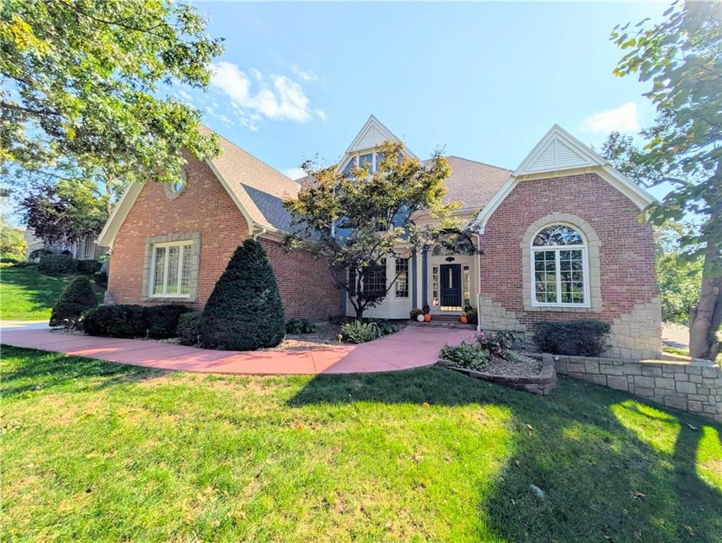 8436 Pflumm Circle, Lenexa, KS
