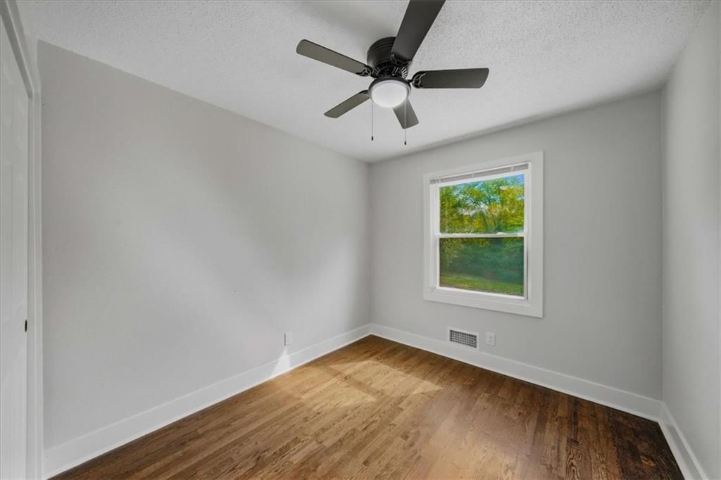 3912 E 47th Terrace — photo 11