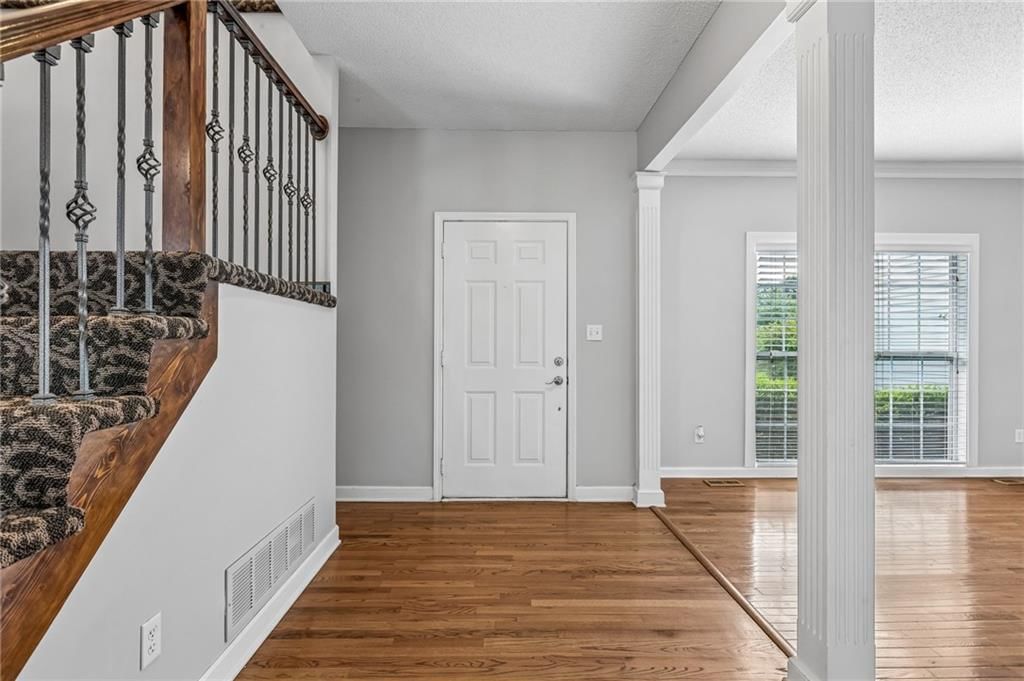 Photo 12 of 45 - 8925 W 132nd Terrace, Overland Park, KS 66213